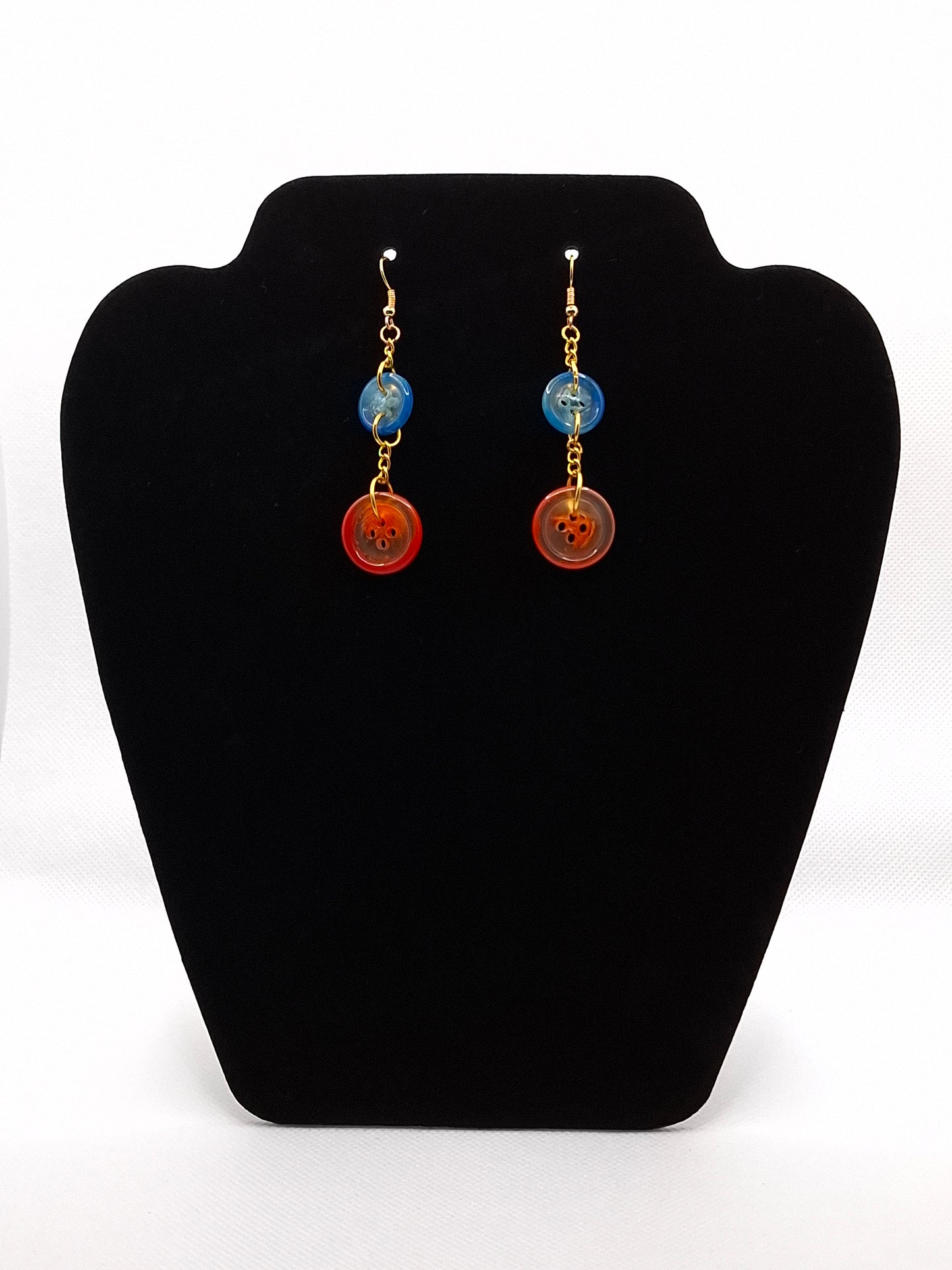 Boucles d'oreilles élégantes rouge et bleu claire